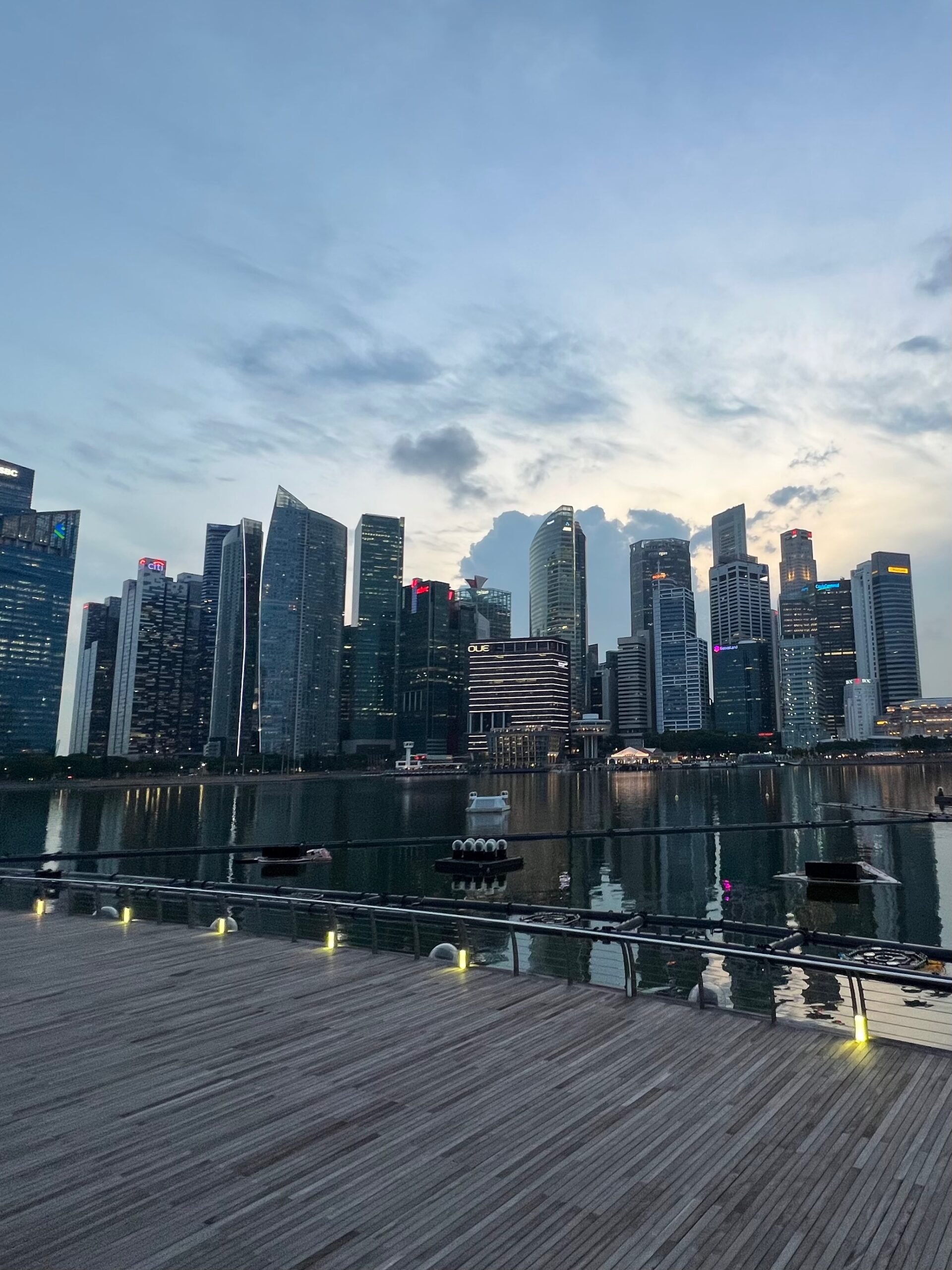 Bild: Skyline von Singapur bei Tag