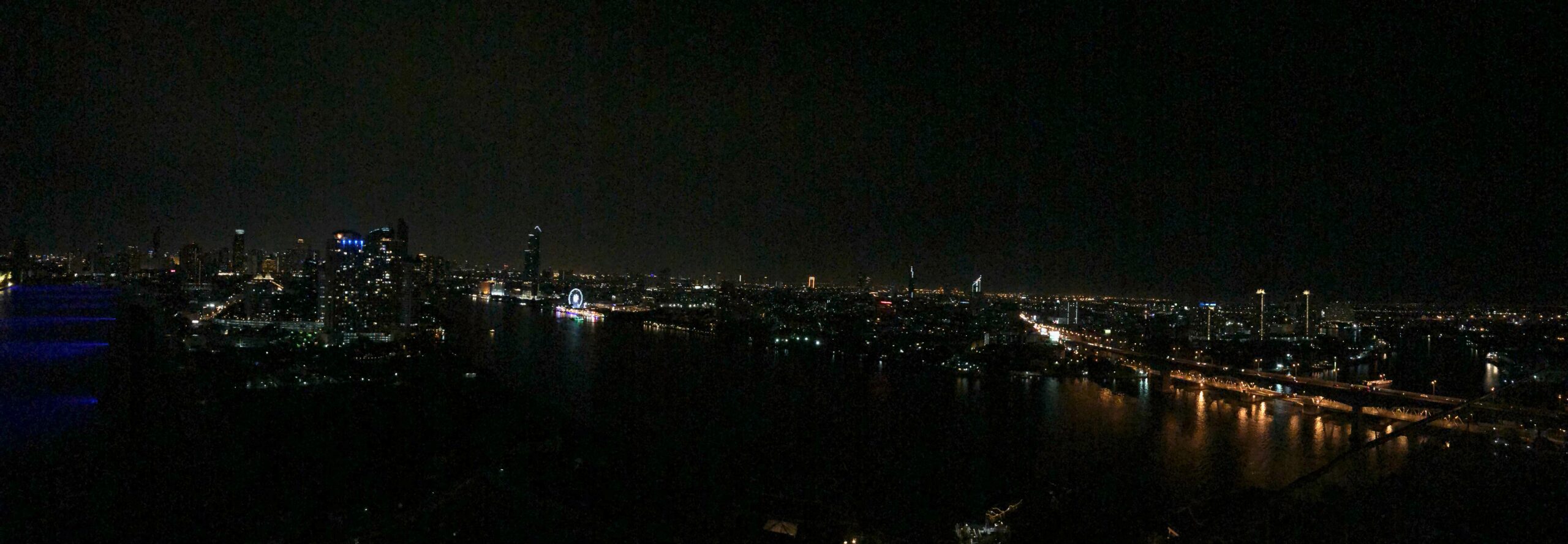 Bild: Skyline von Bangkok bei Nacht, Thailand