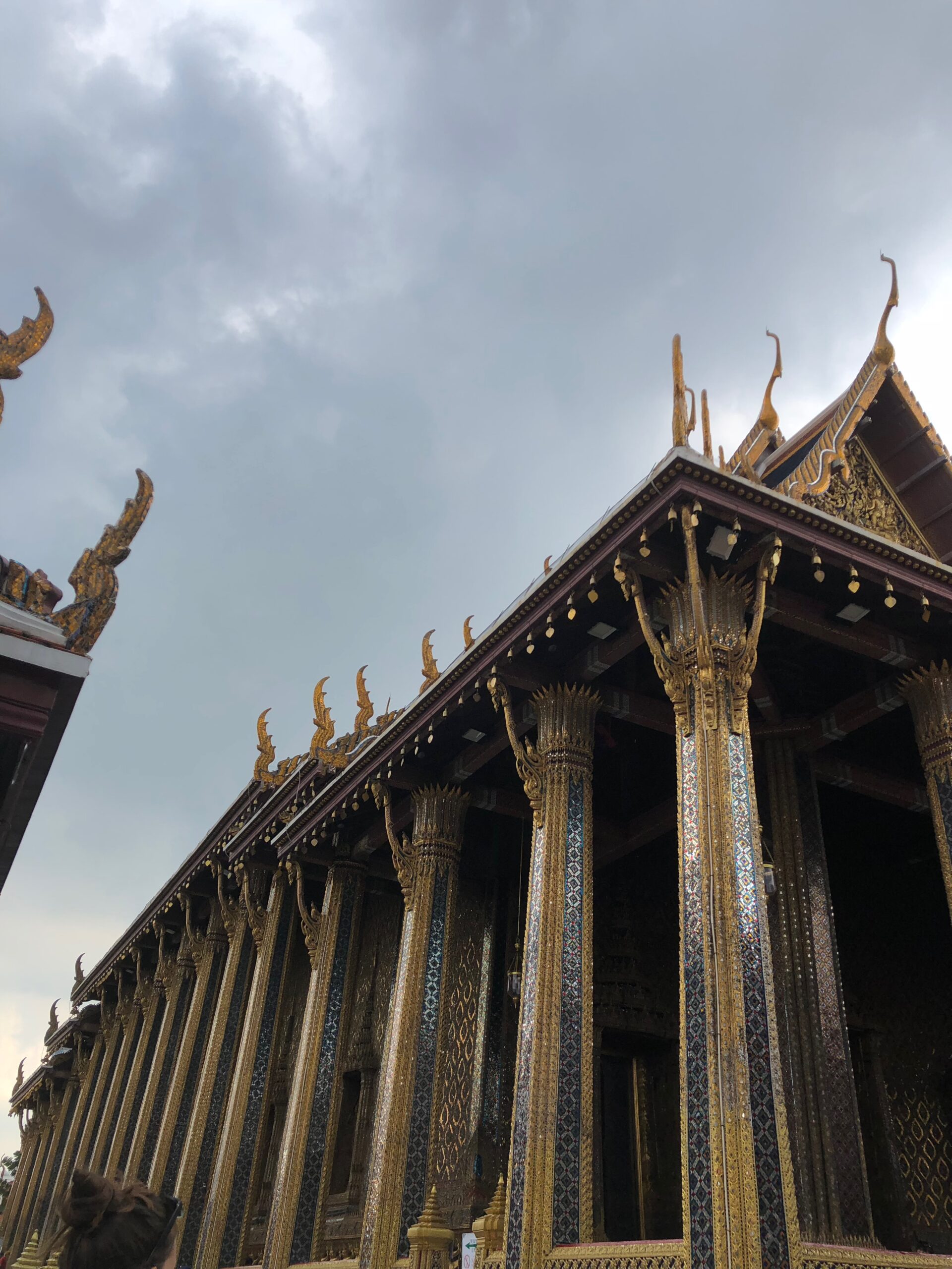 Bild: Eines der imposanten Gebäude des Wat Phra Kaeo - Temple of the Emerald Buddha, Thailand