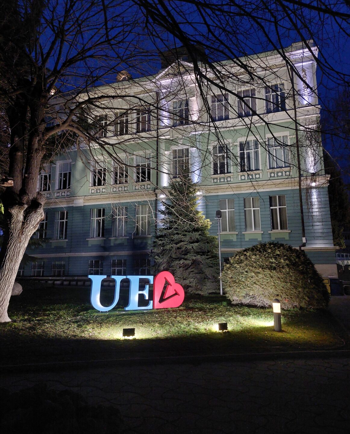 the university of Varna outside at night