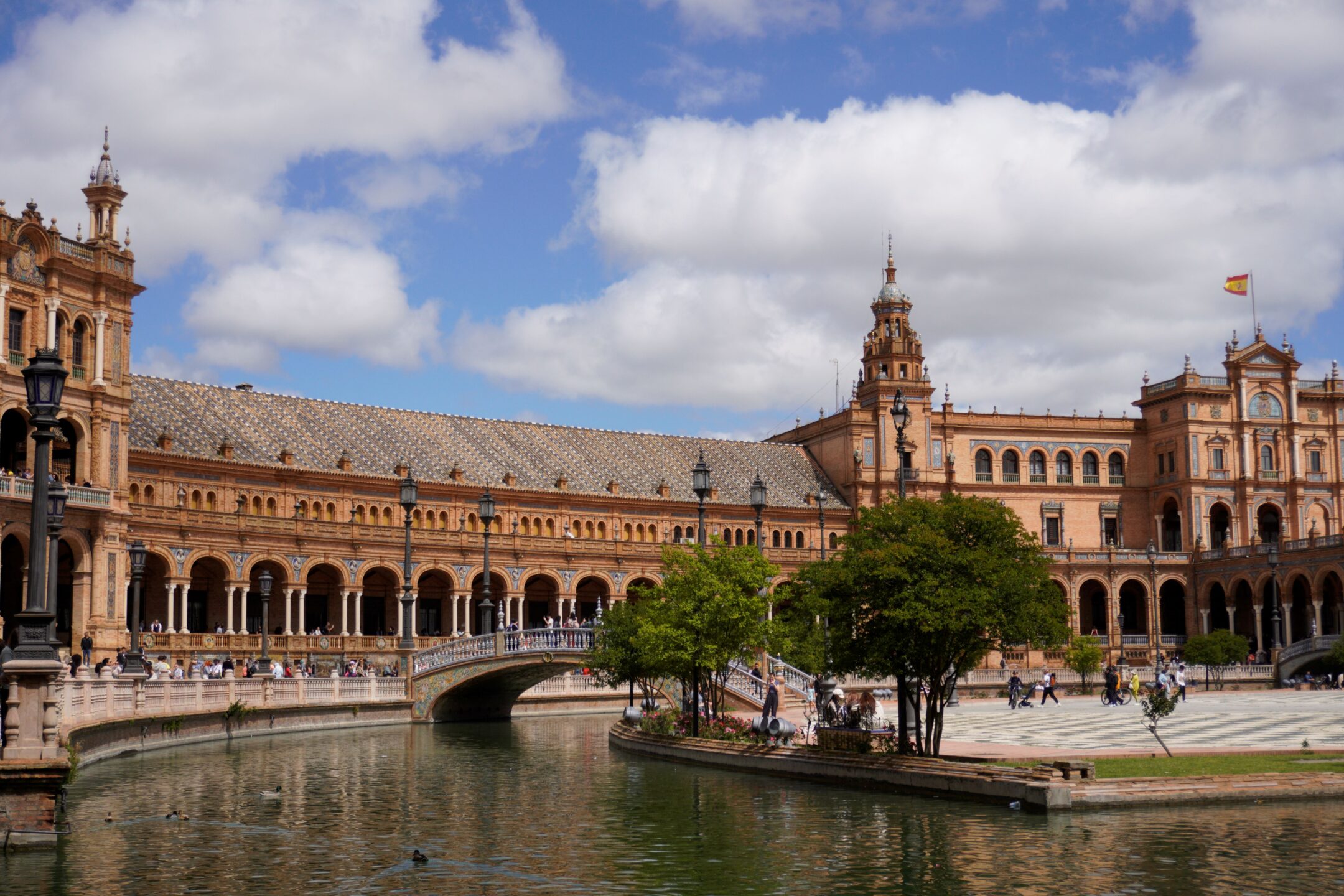 The Open Circle: Why Nobody is a Stranger in Spain 14 DSC0759 Image