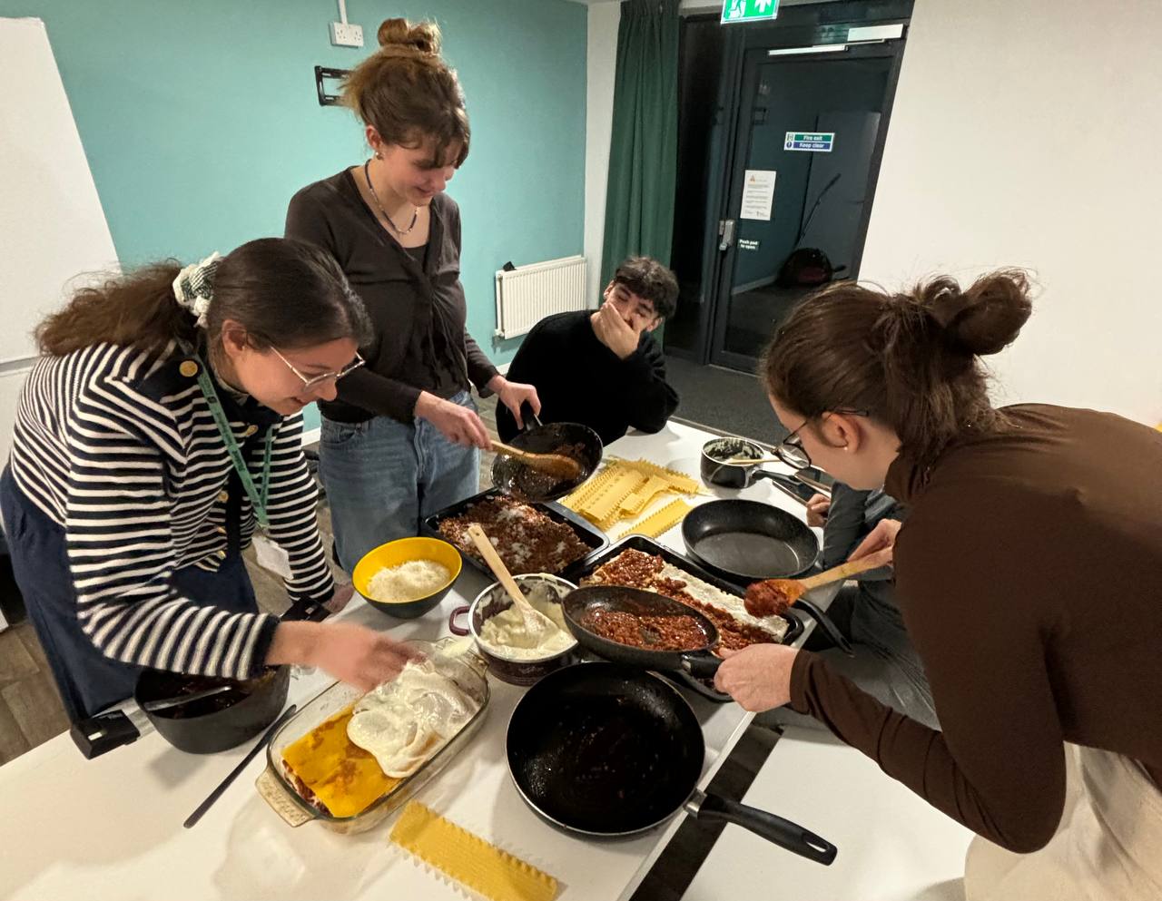 Give yourself a chance 21 friends kitchen Friends cooking together